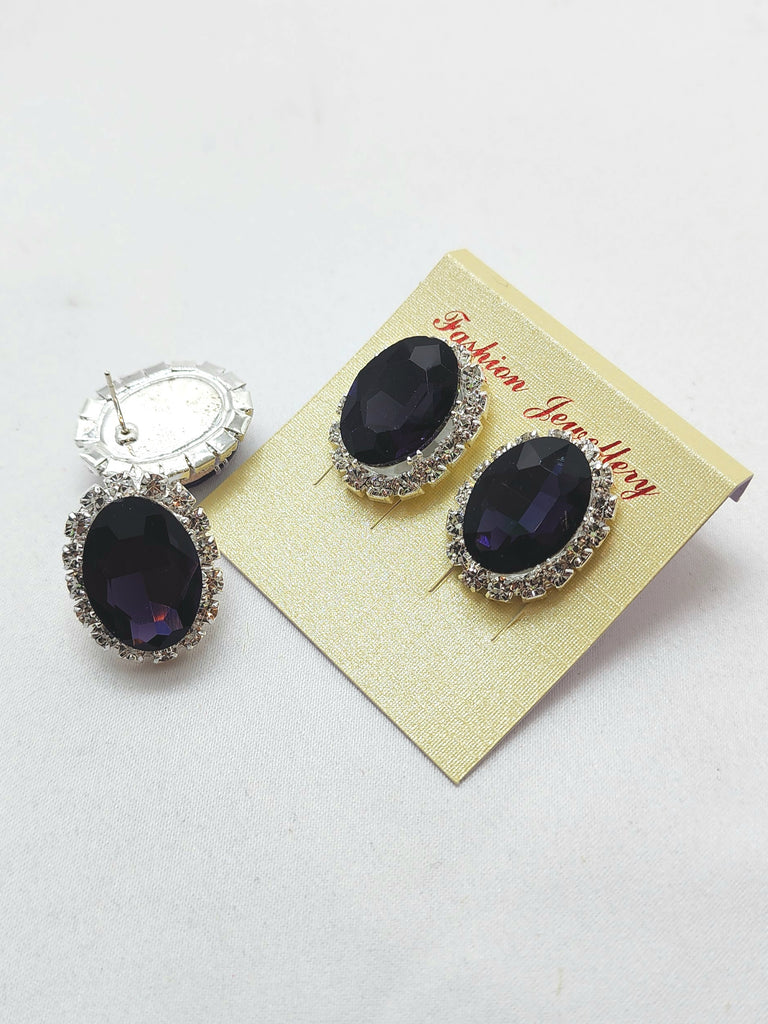 E570161 - Oval Fashion Stud Earrings