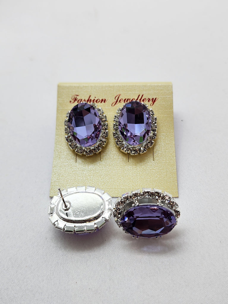 E570161 - Oval Fashion Stud Earrings